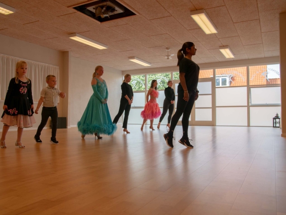 Danseinstitut med danse undervisning